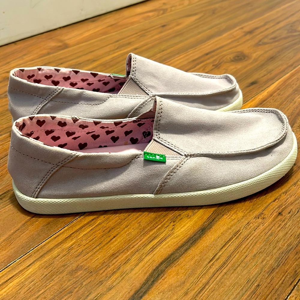 Sanuk slip on shoes. Size 5. Lilac color